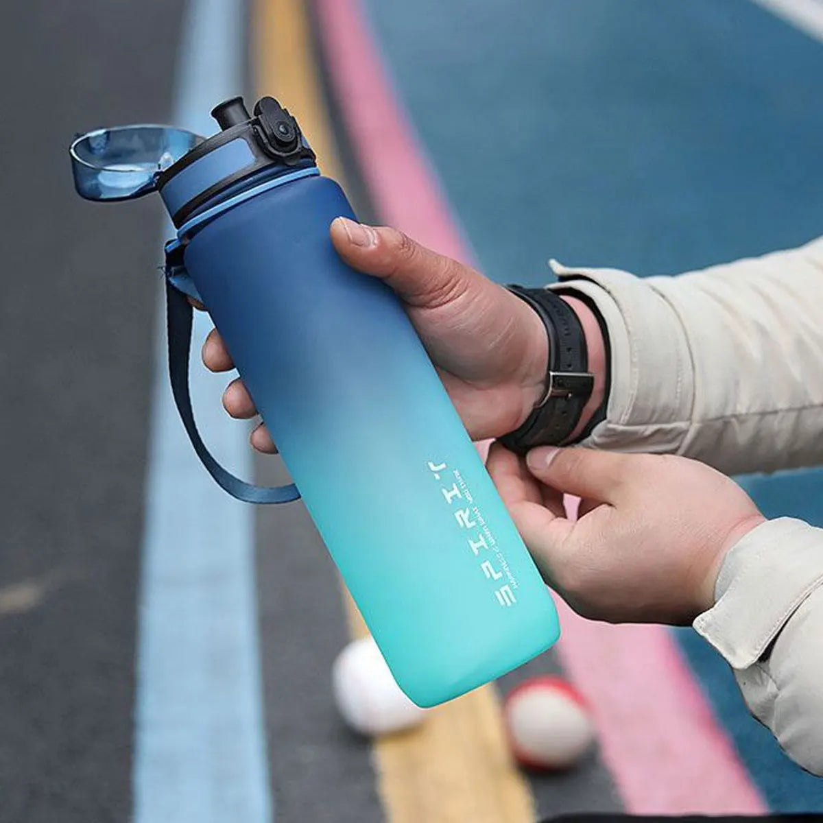 FlowState Gradient Water Bottle – Insulated & Leak-Proof