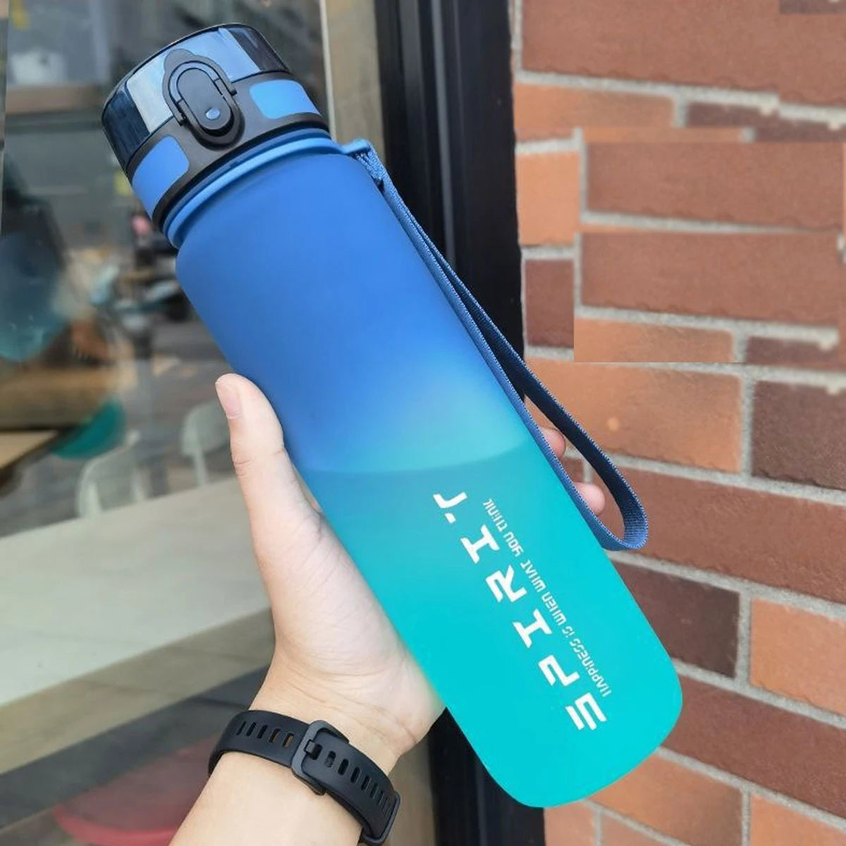 FlowState Gradient Water Bottle – Insulated & Leak-Proof