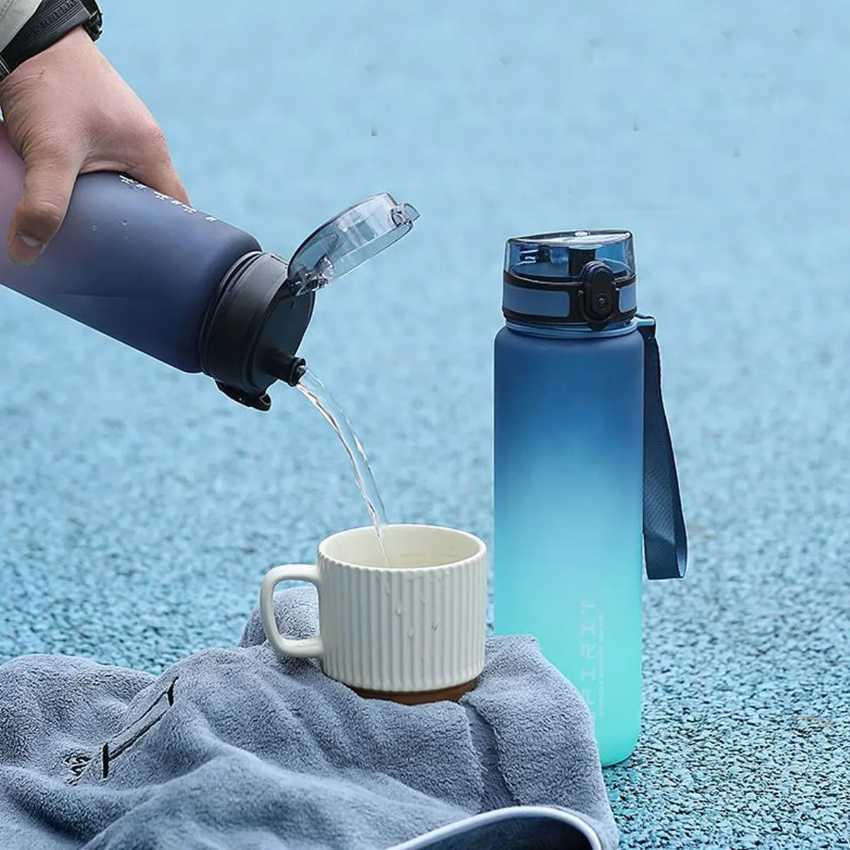 FlowState Gradient Water Bottle – Insulated & Leak-Proof